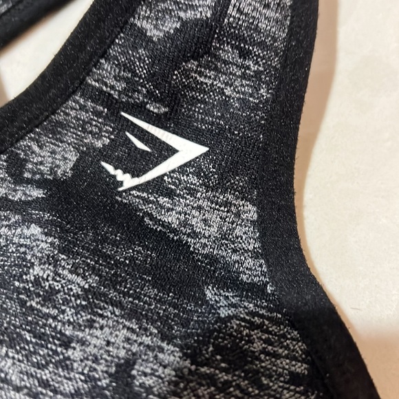 Gym Shark Adapt Camo Seamless Sports Bra - Picture 9 of 12